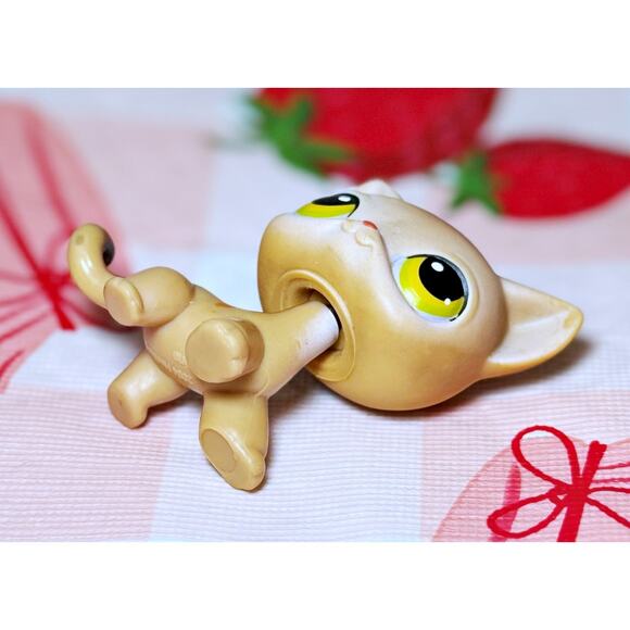 Authentic Littlest Pet Shop LPS #19 Beige Shorthair Cat Yellow Eyes Magnet Nose - Picture 8 of 10